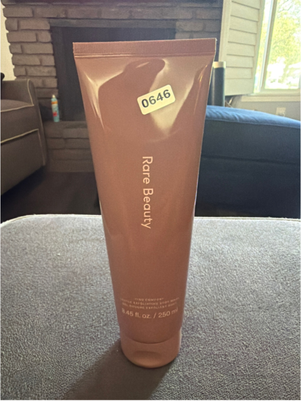 Rare Beauty Find Comfort Exfoliating Body Wash,m